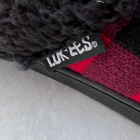 NWT Muk Luks LUK EES fuzzy slippers red and black plaid size 9-10 large - Picture 3 of 8
